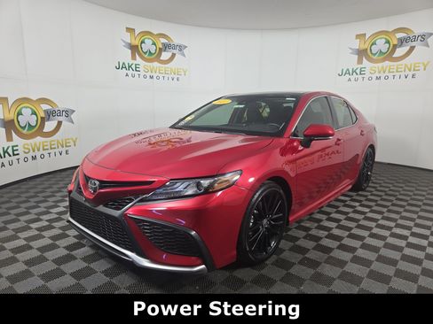 Used 2022 Toyota Camry XSE image 3