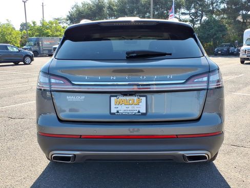 Used 2023 Lincoln Nautilus FWD w/ Premium Package image 5