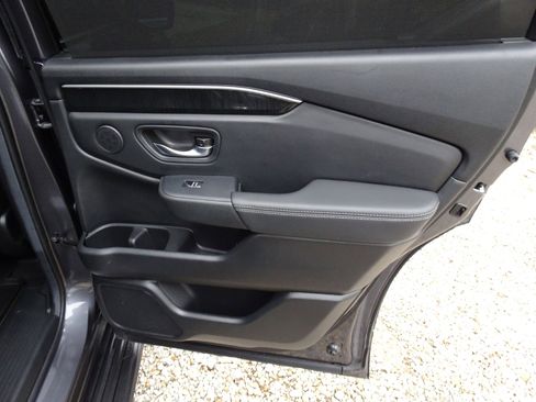 Used 2025 Honda Pilot Elite image 23