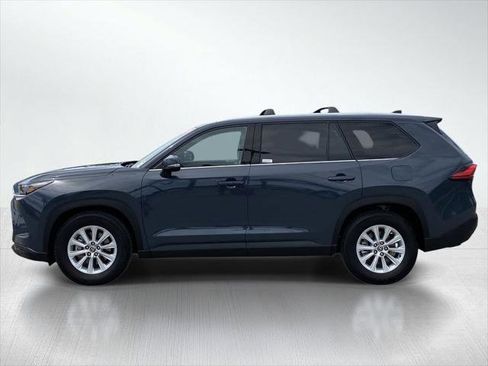 Certified 2024 Toyota Grand Highlander FWD image 2