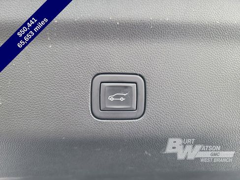 Used 2023 GMC Yukon XL SLT w/ SLT Premium Package image 27