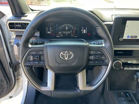 Used 2025 Toyota 4Runner SR5 image 12