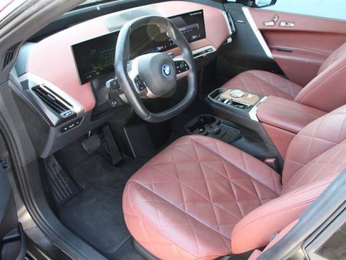 Used 2024 BMW iX xDrive50 w/ Premium Package AWD/4WD image 21