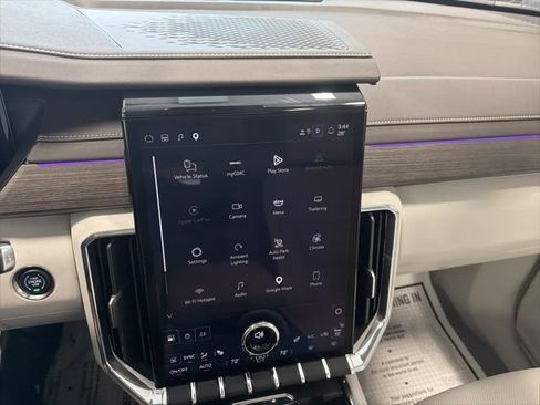 Used 2025 GMC Acadia Denali w/ Super Cruise Package image 31