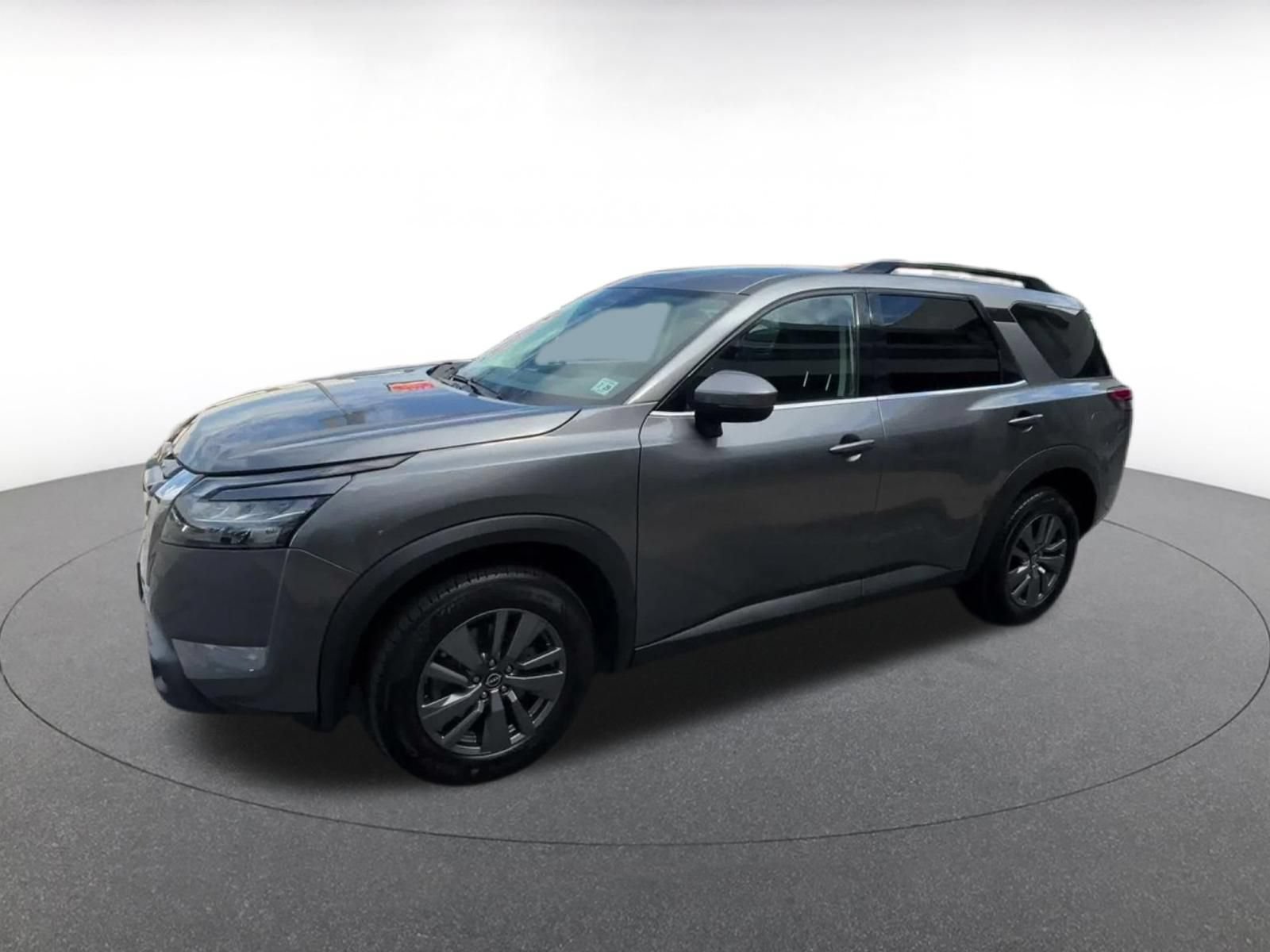 Used 2025 Nissan Pathfinder SV AWD/4WD image 7