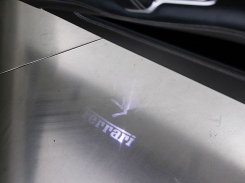 Used 2017 Ferrari California T RWD image 41