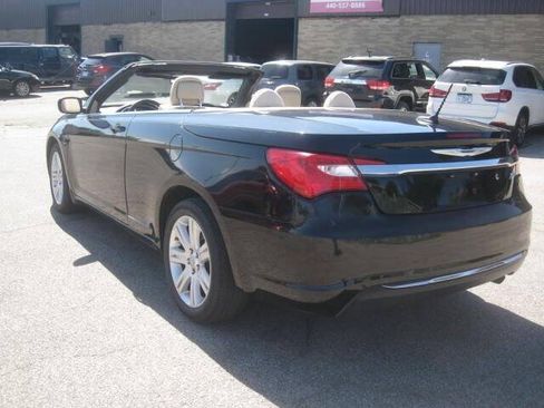 Used 2012 Chrysler 200 Touring FWD image 9