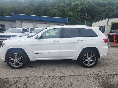 Used 2019 Jeep Grand Cherokee Overland AWD/4WD image 4