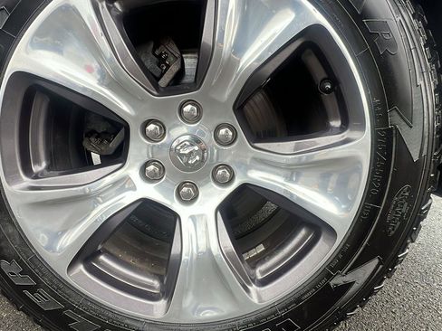 Used 2019 RAM 1500 Laramie image 9