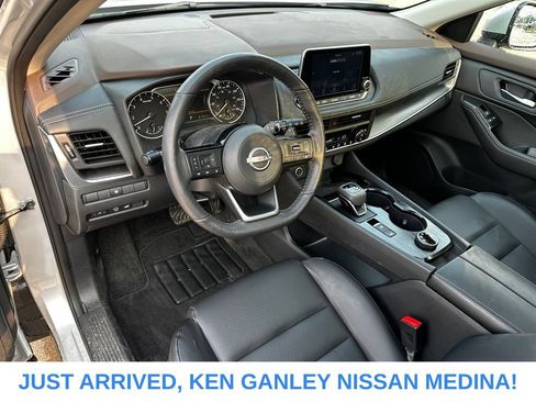 Certified 2023 Nissan Rogue SV w/ SV Premium B Package AWD/4WD image 9