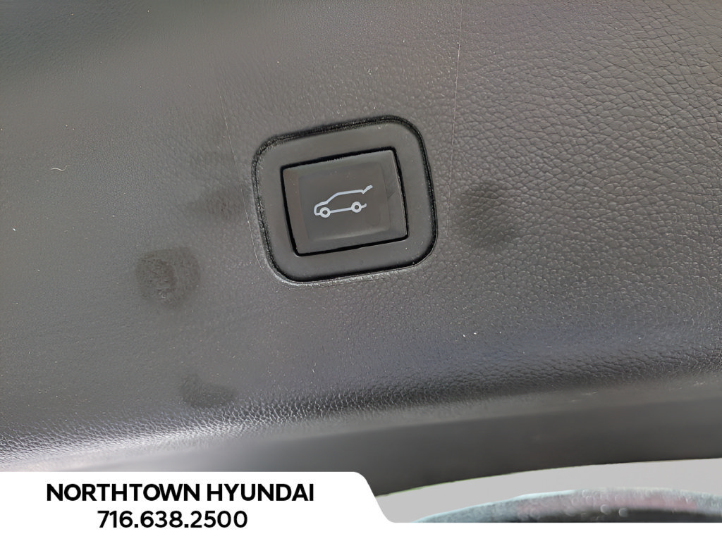 Used 2024 Buick Enclave Essence AWD/4WD image 38