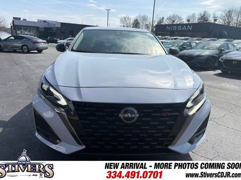 Used 2023 Nissan Altima 2.5 SR image 2