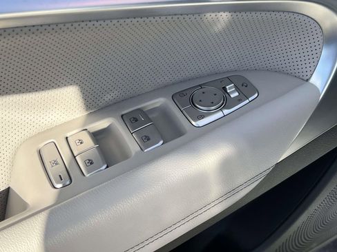 Used 2023 Genesis G70 2.0T w/ Sport Prestige Package image 28