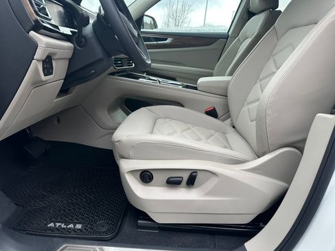 Certified 2025 Volkswagen Atlas SE AWD/4WD image 30