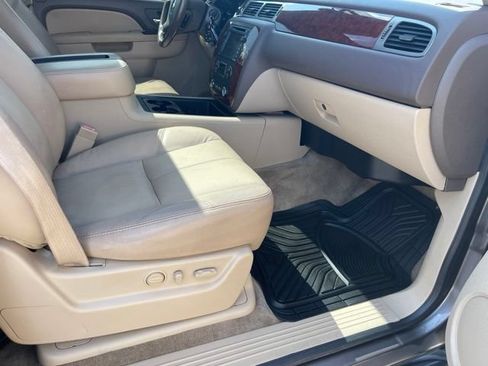Used 2011 Chevrolet Tahoe LT AWD/4WD image 38