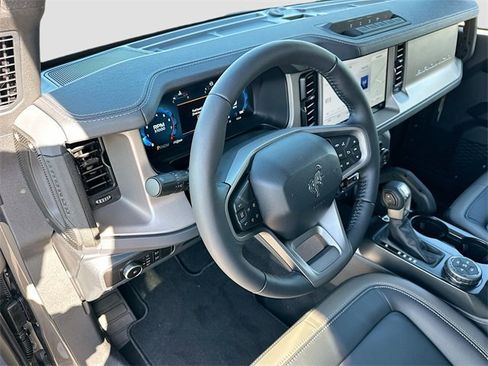 New 2025 Ford Bronco Outer Banks w/ Sasquatch Package image 6