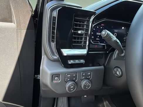 Used 2026 Chevrolet Silverado 1500 High Country AWD/4WD image 22