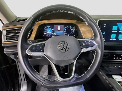 Used 2026 Volkswagen Atlas SE FWD image 13