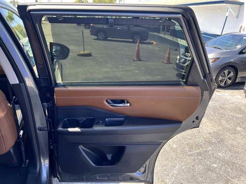 Used 2022 Nissan Pathfinder Platinum w/ Cargo Package image 28