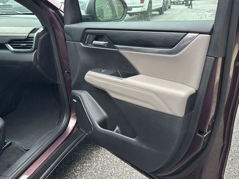 Used 2024 GMC Acadia Elevation image 12