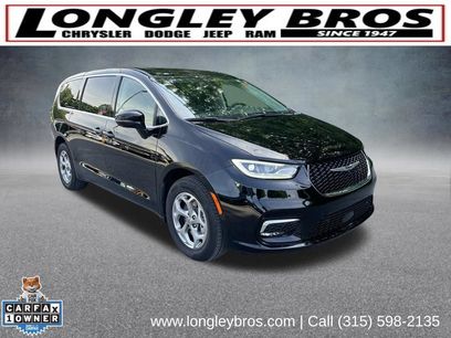 Used 2024 Chrysler Pacifica Limited