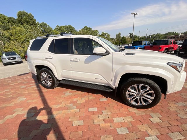 Used 2025 Toyota 4Runner Limited AWD/4WD image 37