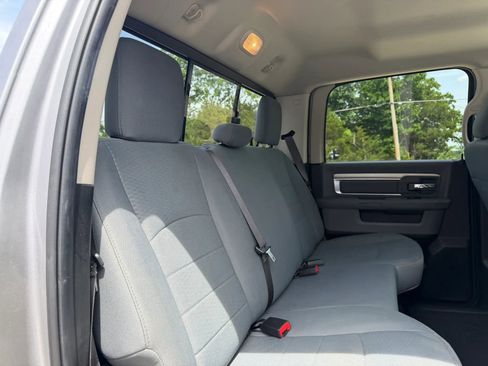 Used 2019 RAM 1500 Classic SLT AWD/4WD image 43