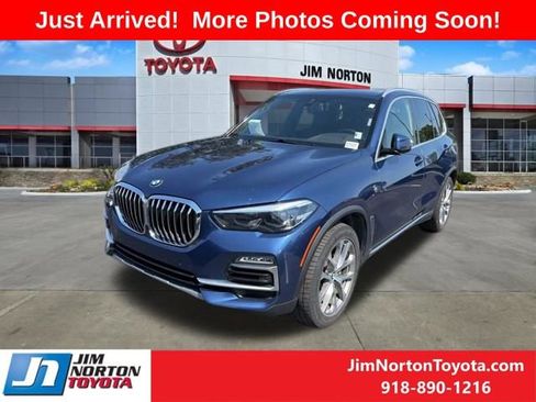 Used 2019 BMW X5 xDrive40i w/ Convenience Package AWD/4WD image 2