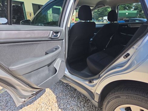 Used 2018 Subaru Outback 2.5i Premium AWD/4WD image 16