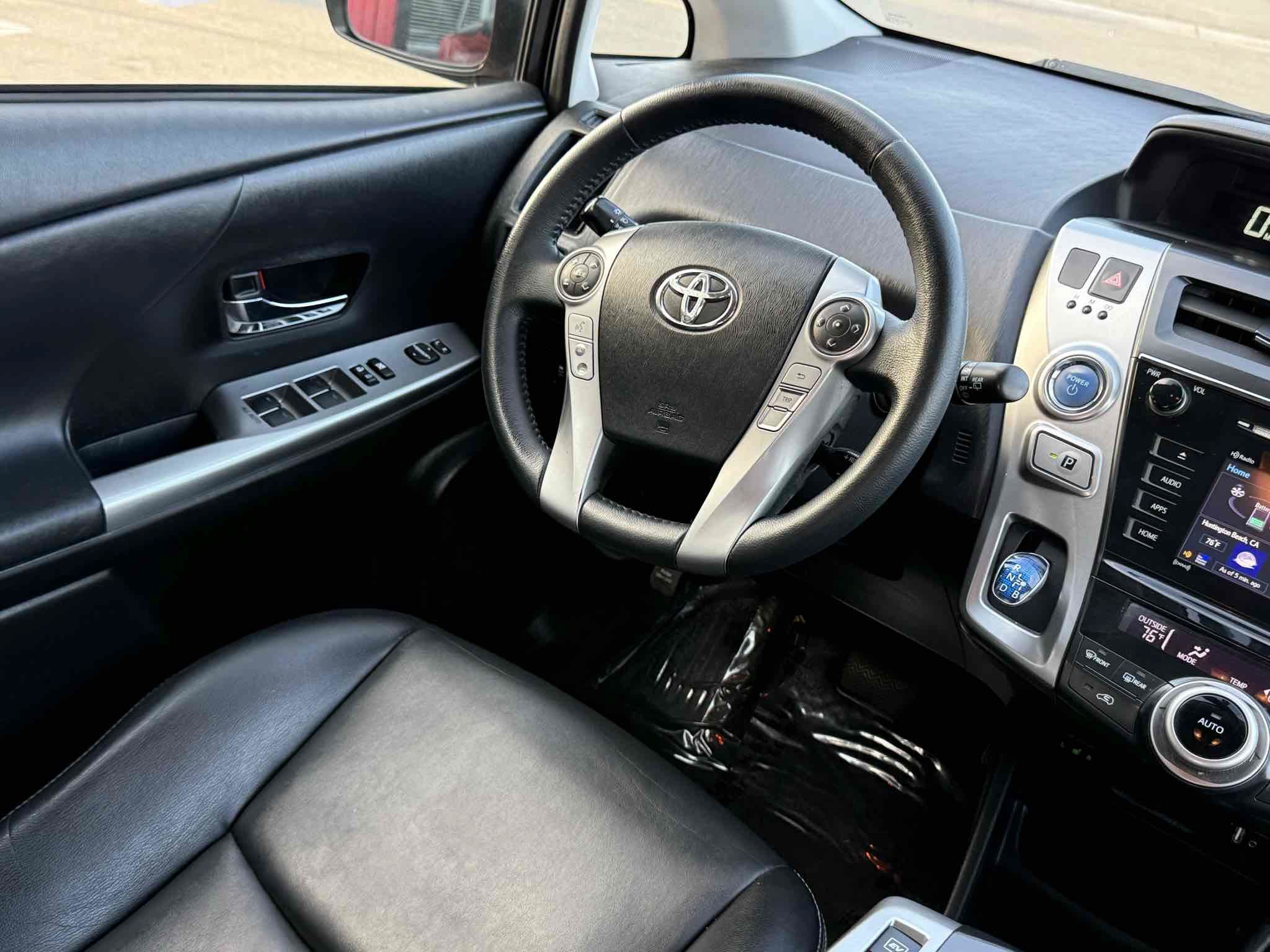 Used 2017 Toyota Prius V Four FWD image 60