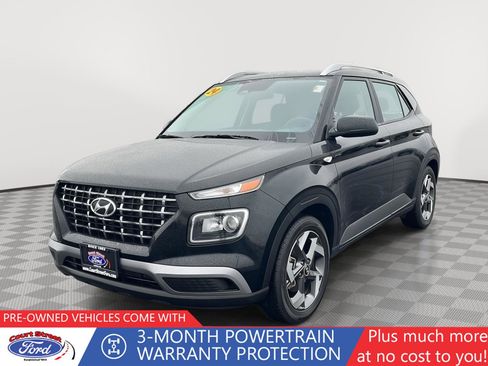 Used 2024 Hyundai Venue SEL image 1