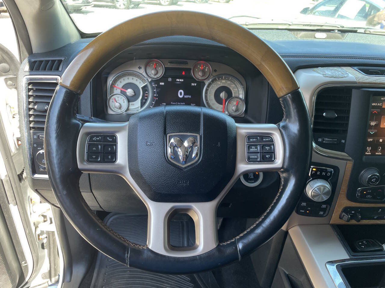Used 2015 RAM 1500 Laramie Longhorn w/ Convenience Group AWD/4WD image 17