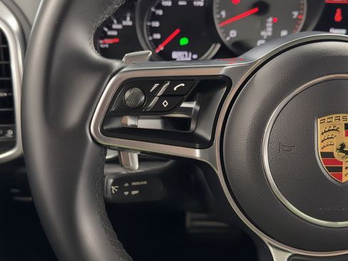 Used 2016 Porsche Cayenne S image 21