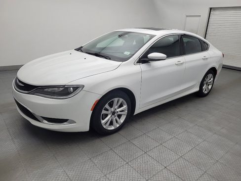 Used 2016 Chrysler 200 Limited w/ Anniversary Edition FWD image 2