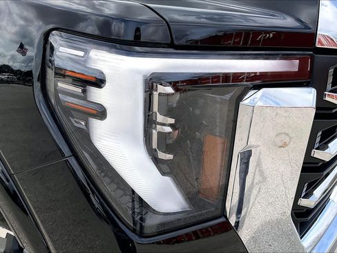 Used 2025 GMC Sierra 2500 SLT w/ Texas SLT Premium Package image 27