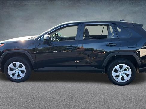 Used 2025 Toyota RAV4 LE AWD/4WD image 4