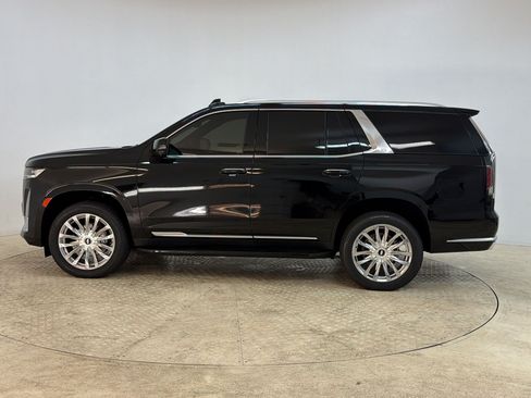 Used 2022 Cadillac Escalade Premium Luxury AWD/4WD image 2