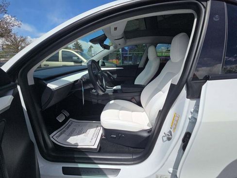 Used 2023 Tesla Model Y Performance AWD/4WD image 7