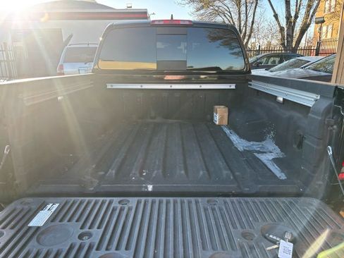 Used 2023 Nissan Frontier SV w/ SV Convenience Package image 9