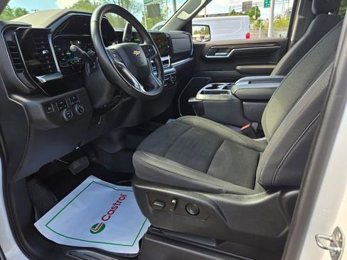 Used 2022 Chevrolet Silverado 1500 LT w/ Protection Package image 9