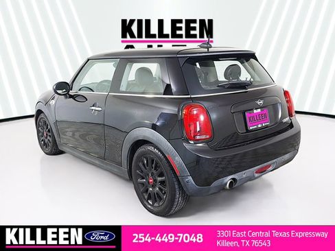 Used 2019 MINI Cooper 2-Door Hardtop w/ Signature Upholstery Package FWD image 6