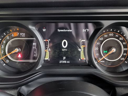 Used 2025 Jeep Wrangler Unlimited Sahara AWD/4WD image 27