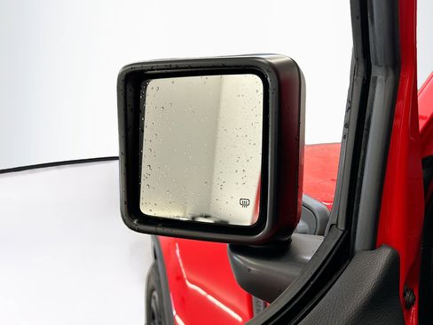 Used 2025 Jeep Wrangler Unlimited Sahara AWD/4WD image 16