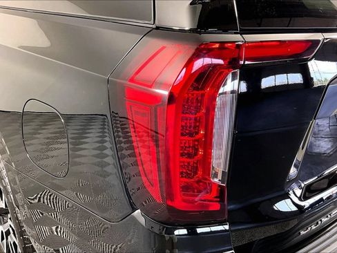 Certified 2023 GMC Yukon XL AT4 w/ AT4 Premium Plus Package AWD/4WD image 22