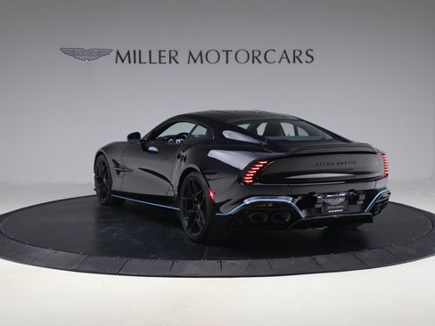 Used 2025 Aston Martin Vanquish RWD image 5