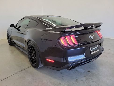 Used 2017 Ford Mustang Coupe RWD image 7