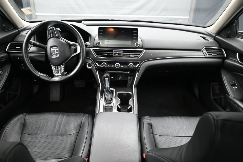 Used 2018 Honda Accord Touring image 23