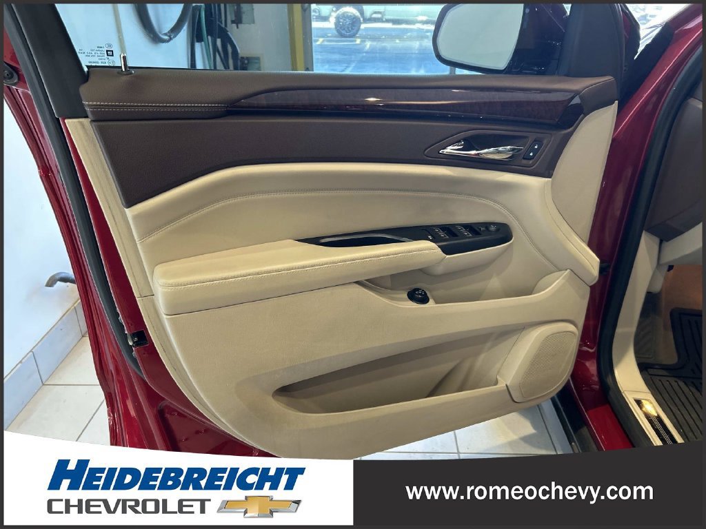 Used 2015 Cadillac SRX Luxury FWD image 10