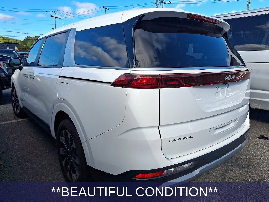 Used 2024 Kia Carnival EX FWD image 3