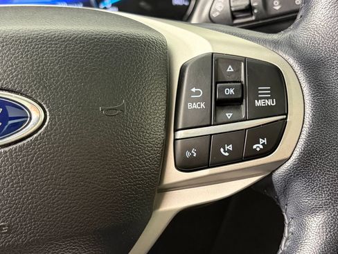 Used 2022 Ford Explorer XLT w/ Equipment Group 202A AWD/4WD image 18